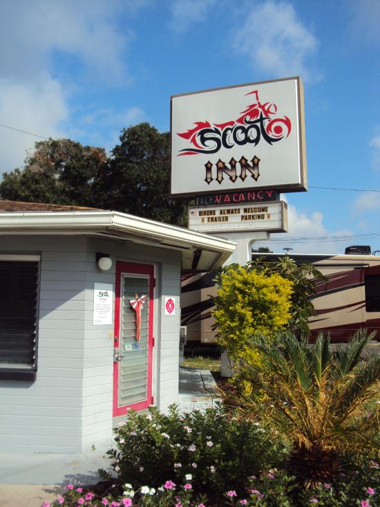 Scoot Inn Motel
