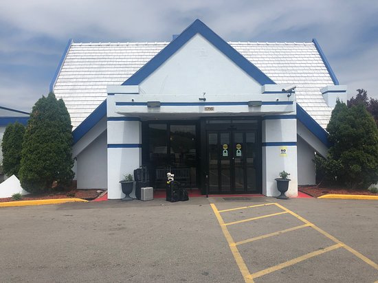 Travelodge by Wyndham Milwaukee
