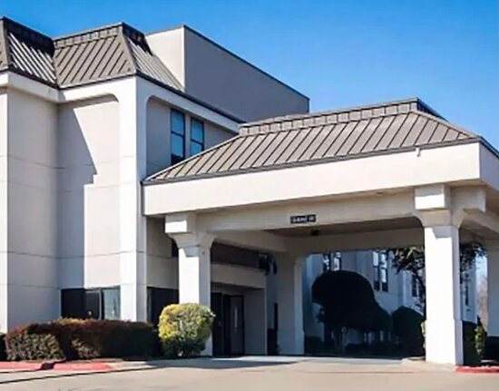 Days Inn by Wyndham Fort Worth North / Fossil Creek