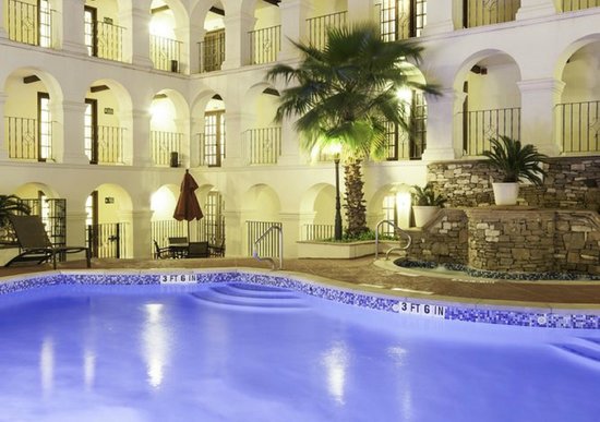 DoubleTree by Hilton Hotel Austin