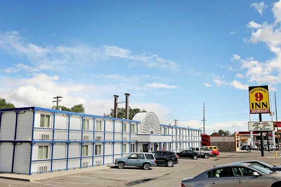 National 9 Inn Casper Showboat Motel