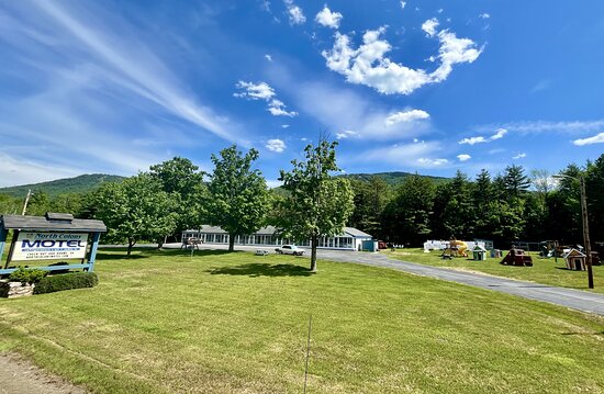 North Colony Motel And Cottages