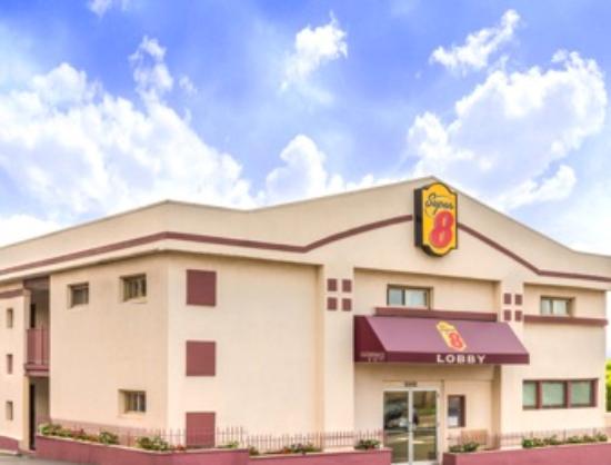 Super 8 By Wyndham North Bergen, Nj - Times Square