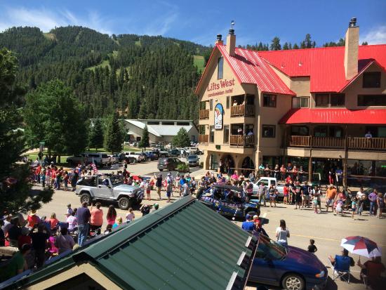 Ponderosa Lodge
