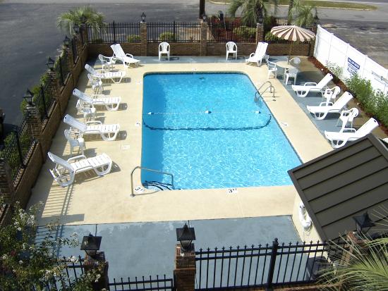 Travelers Inn & Suites