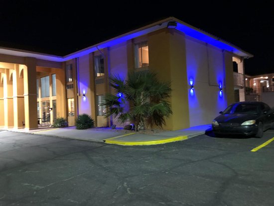 Rodeway Inn & Suites