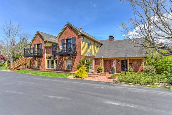 The Village Inns of Blowing Rock: Hillwinds Inn