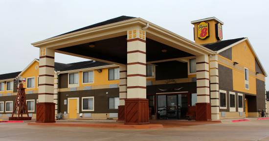 Super 8 by Wyndham Victoria/North/Mall Area