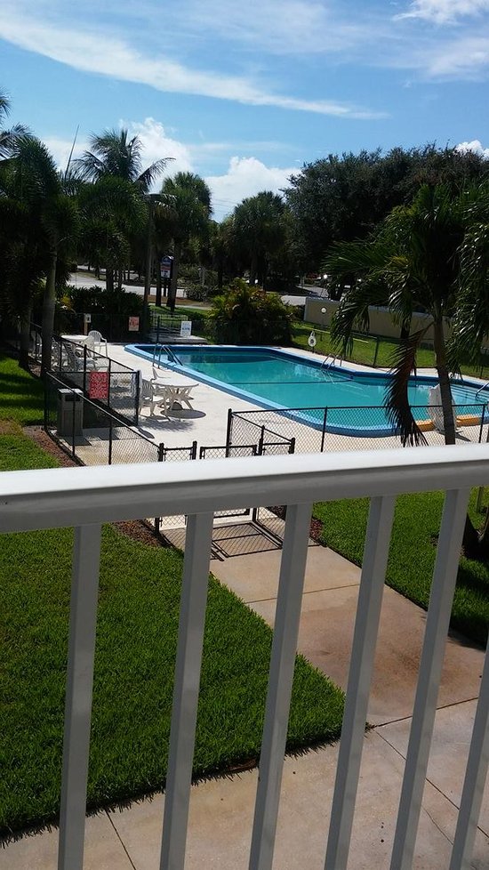 Howard Johnson by Wyndham Vero Beach / Downtown