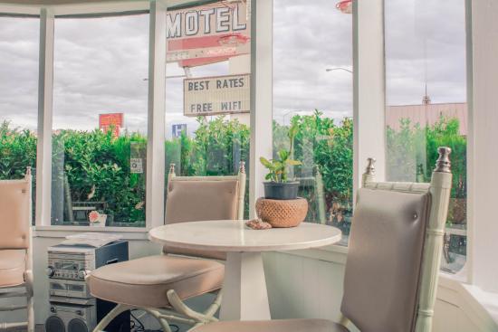 Sun-n-Sand Motel