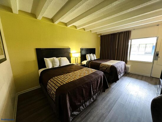 James River Inn & Suites