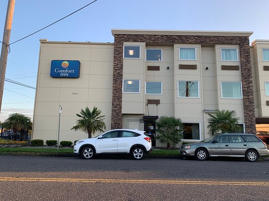 Comfort Inn Portland near I-84 and I-205