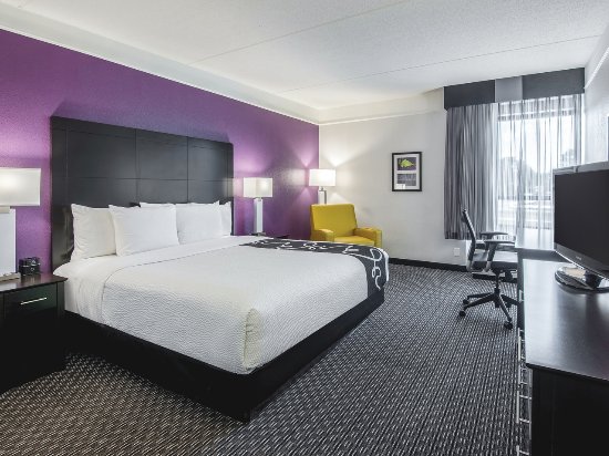 La Quinta Inn & Suites by Wyndham Boston-Andover