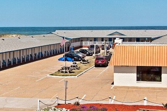 Dolphin Oceanfront Motel