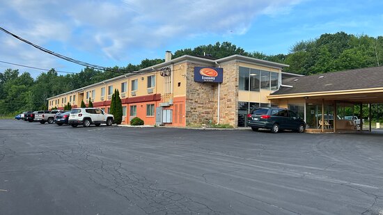 Economy Inn & Suites