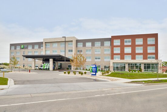 Holiday Inn Express & Suites Madison By IHG