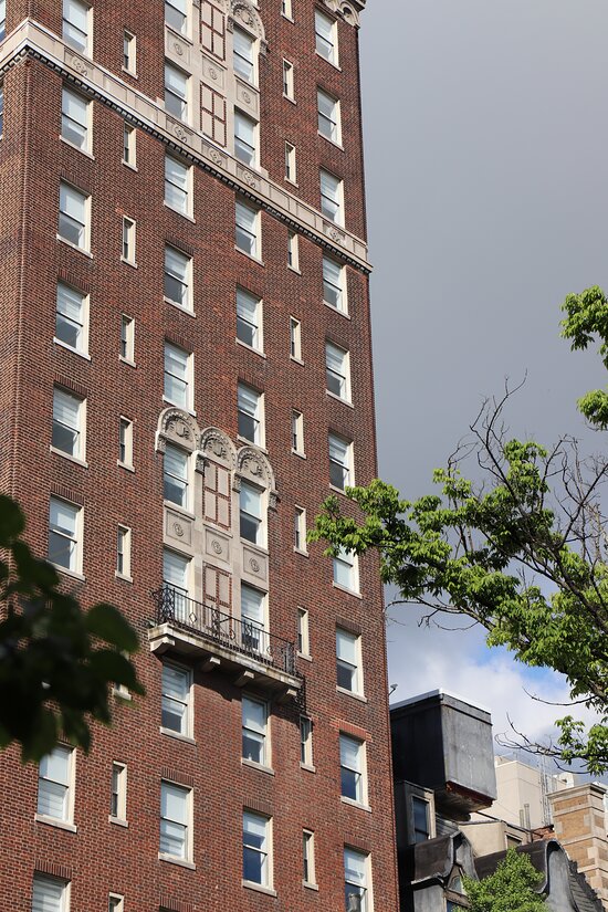 Riverside Tower Hotel