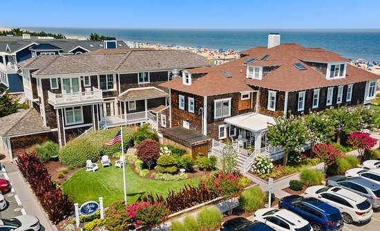 Addy Sea Historic Oceanfront Inn