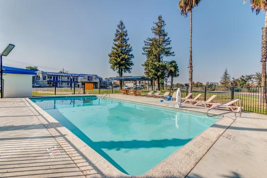 Motel 6 Visalia