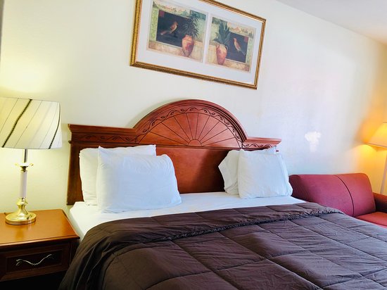 Ozark Inn & Suites