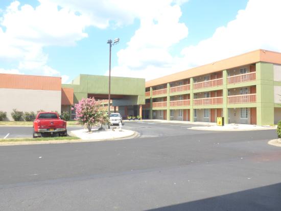 Super 8 by Wyndham Little Rock/Otter Creek