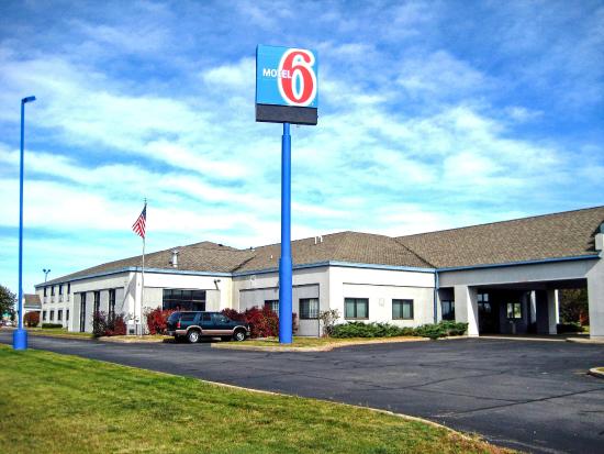 Motel 6 Rothschild