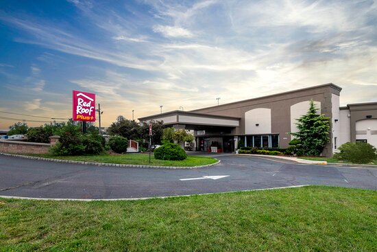 Red Roof PLUS+ Woodbridge - Carteret
